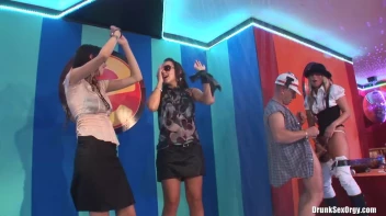 Bikini Beach Balls Part 3 - Cam 4 Screencap 14 on sinx.preview.netperv.com