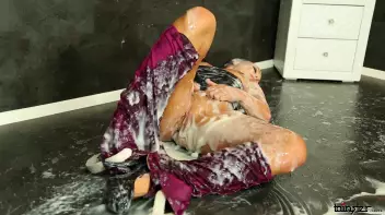 Her One True Love Is The SlimeWave Screencap 98 on sinx.preview.netperv.com