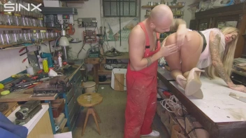 Busty Blonde Daisy Lee Takes Titty Cumshot After Workshop Sex Session Screencap 13 on sinx.preview.netperv.com
