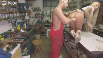 Busty Blonde Daisy Lee Takes Titty Cumshot After Workshop Sex Session Screencap 15 on sinx.preview.netperv.com
