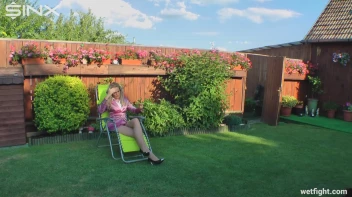 Blonde Fights Her Maid In The Pool Screencap 2 on sinx.preview.netperv.com