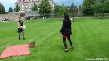 The Craziest Tourist Attraction In Town! Screencap 6 on sinx.preview.netperv.com