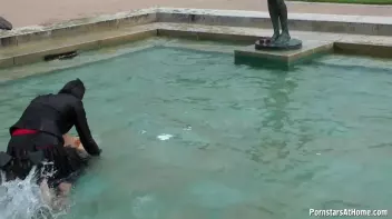 The Craziest Tourist Attraction In Town! Screencap 80 on sinx.preview.netperv.com