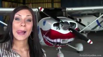 Airplanes Totally Turn Rachel On Screencap 3 on sinx.preview.netperv.com