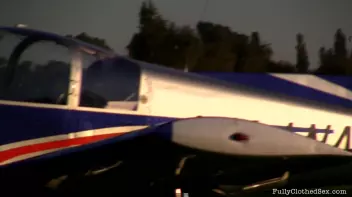 Airplanes Totally Turn Rachel On Screencap 6 on sinx.preview.netperv.com