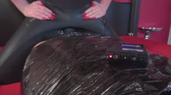 Verpackt in Folie und unter Strom gesetzt Screencap 41 on sinx.preview.netperv.com