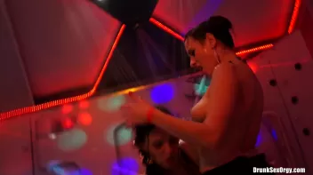 Valentine's Day Vaginas Part 5 - Shower Cam Screencap 6 on sinx.preview.netperv.com