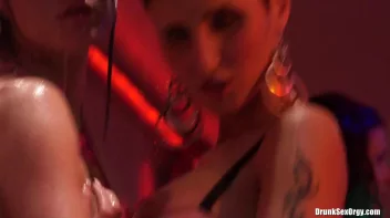 Valentine's Day Vaginas Part 5 - Shower Cam Screencap 72 on sinx.preview.netperv.com