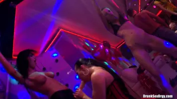 Valentine's Day Vaginas Part 5 - Shower Cam Screencap 25 on sinx.preview.netperv.com