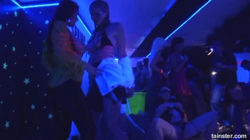 Spring Break Blow-Out Part 3 - Cam 4 Screencap 17 on sinx.preview.netperv.com