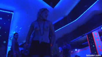 Spring Break Blow-Out Part 3 - Cam 4 Screencap 26 on sinx.preview.netperv.com