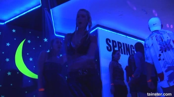 Spring Break Blow-Out Part 3 - Cam 4 Screencap 73 on sinx.preview.netperv.com