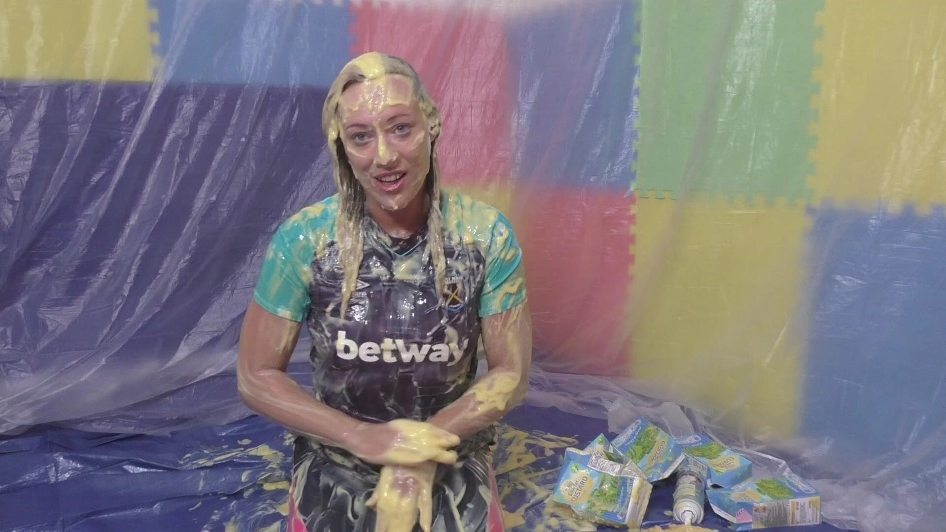 Axa's Messy Football Forfeit on sinx.preview.netperv.com