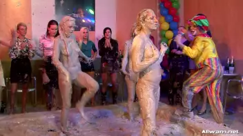 Eurobabe Battle Turns Up The Heat Screencap 84 on sinx.preview.netperv.com