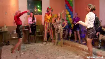 Eurobabe Battle Turns Up The Heat Screencap 16 on sinx.preview.netperv.com