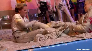 Eurobabe Battle Turns Up The Heat Screencap 25 on sinx.preview.netperv.com