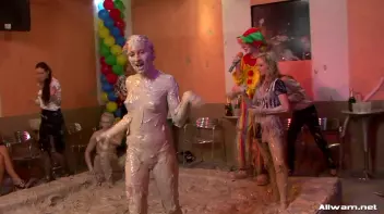 Eurobabe Battle Turns Up The Heat Screencap 48 on sinx.preview.netperv.com