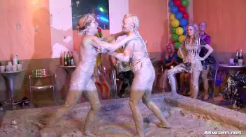 Eurobabe Battle Turns Up The Heat Screencap 55 on sinx.preview.netperv.com