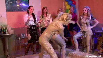 Eurobabe Battle Turns Up The Heat Screencap 65 on sinx.preview.netperv.com