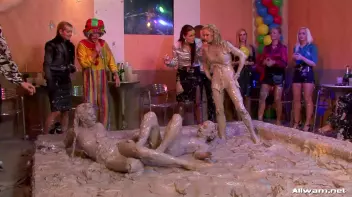 Eurobabe Battle Turns Up The Heat Screencap 69 on sinx.preview.netperv.com