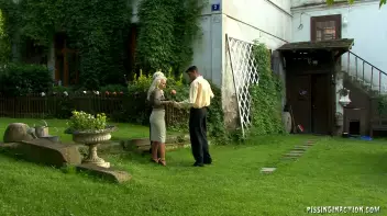 Piss Pals Getaway Screencap 4 on sinx.preview.netperv.com