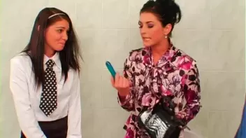 Lavatory Lesson Screencap 10 on sinx.preview.netperv.com