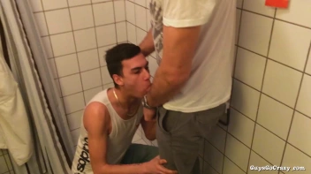 The Perfect Place For A Gay BJ! Screencap 24 on sinx.preview.netperv.com