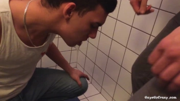 The Perfect Place For A Gay BJ! Screencap 41 on sinx.preview.netperv.com