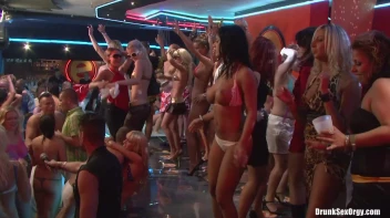 Bikini Beach Balls Part 6 - Cam 3 Screencap 98 on sinx.preview.netperv.com