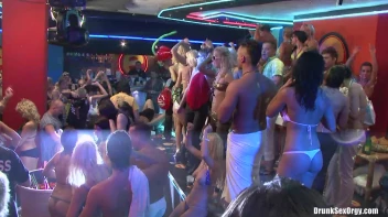 Bikini Beach Balls Part 6 - Cam 3 Screencap 107 on sinx.preview.netperv.com