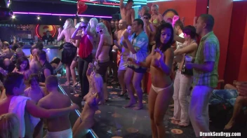 Bikini Beach Balls Part 6 - Cam 3 Screencap 109 on sinx.preview.netperv.com