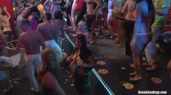 Bikini Beach Balls Part 6 - Cam 3 Screencap 112 on sinx.preview.netperv.com