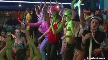 Bikini Beach Balls Part 6 - Cam 3 Screencap 119 on sinx.preview.netperv.com