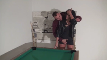 Er zeigt mir wie man richtig Einlocht Screencap 5 on sinx.preview.netperv.com