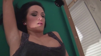 Er zeigt mir wie man richtig Einlocht Screencap 61 on sinx.preview.netperv.com