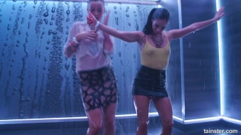 The Shower Brings Sensual Power! Screencap 3 on sinx.preview.netperv.com