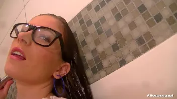 Shower And Shave Eurobabe Combo Screencap 60 on sinx.preview.netperv.com