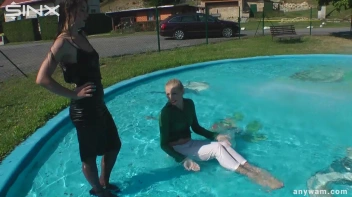 Gorgeous Girls Get Wet And Messy In The Park Screencap 29 on sinx.preview.netperv.com