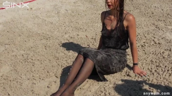 Gorgeous Girls Get Wet And Messy In The Park Screencap 47 on sinx.preview.netperv.com