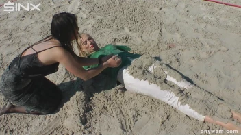 Gorgeous Girls Get Wet And Messy In The Park Screencap 73 on sinx.preview.netperv.com