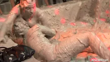 How Real Women Battle In The Mud Screencap 25 on sinx.preview.netperv.com