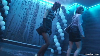 Wet And Working It!  Cuties Shake It Up! Screencap 87 on sinx.preview.netperv.com