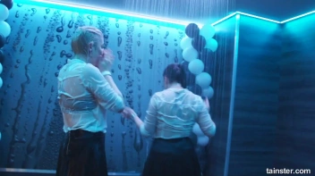 Wet And Working It!  Cuties Shake It Up! Screencap 14 on sinx.preview.netperv.com