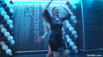 Wet And Working It!  Cuties Shake It Up! Screencap 31 on sinx.preview.netperv.com