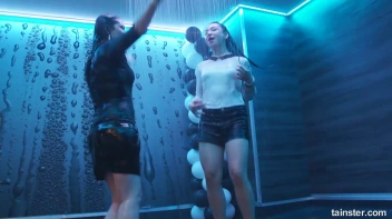 Wet And Working It!  Cuties Shake It Up! Screencap 36 on sinx.preview.netperv.com