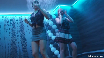 Wet And Working It!  Cuties Shake It Up! Screencap 49 on sinx.preview.netperv.com