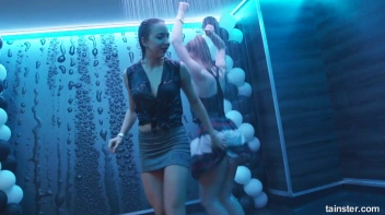 Wet And Working It!  Cuties Shake It Up! Screencap 54 on sinx.preview.netperv.com