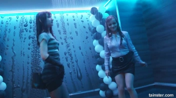 Wet And Working It!  Cuties Shake It Up! Screencap 77 on sinx.preview.netperv.com