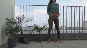 Voll in meine Hose gepisst Screencap 17 on sinx.preview.netperv.com