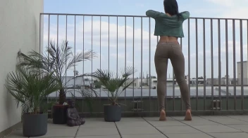 Voll in meine Hose gepisst Screencap 2 on sinx.preview.netperv.com